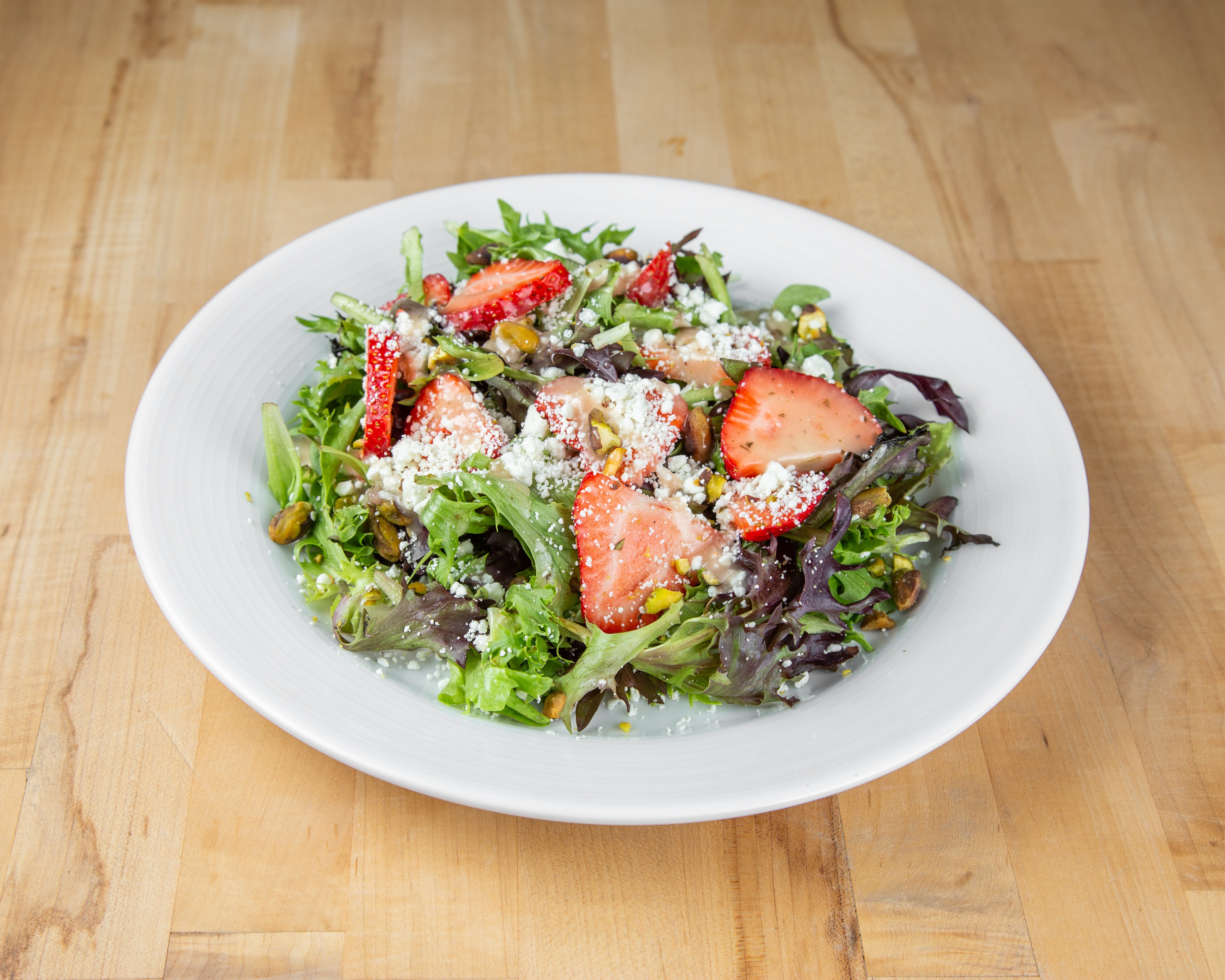 Vaulted strawberry salad